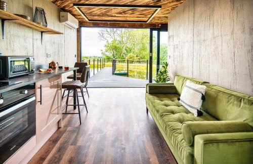 Rusty Boathouse - Photo 5