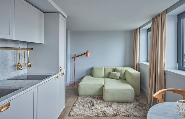 Eden Locke - Photo 60