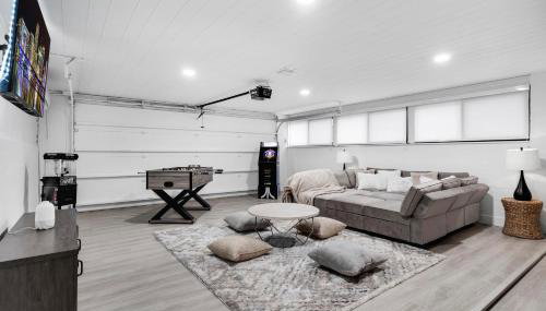Renovated Villa with Heated Pool & Arcade, 5 Min to Pompano Beach - Foto 5, Game Room