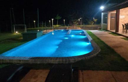 Chalé Novo - 4 quartos - 12 camas - Hidromassagem e Ar condicionado nos quartos - Cond Montserrat - Foto 26