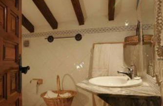 Charming House in Robledillo de Gata with Fireplace and Terrace - Foto 8