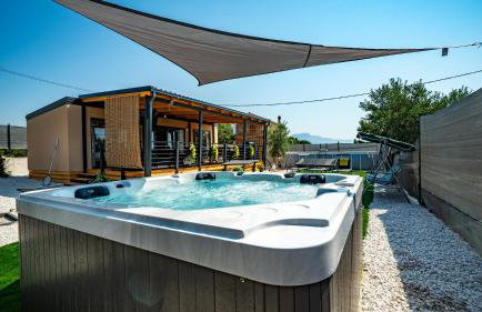 2-Bed House Sleeps 4 Jacuzzi 50 meters to Beach - Foto 1