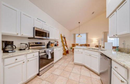 Beautiful Lake View Pool House Brand new Hot Tub - Foto 4