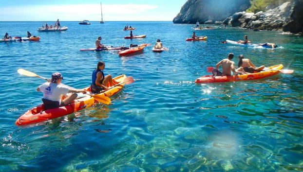 Solcando acque cristalline