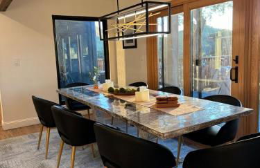 Relax and Rejuvenate- Lafayette Treehouse with Cave Spa, Waterfall, and Incredible Views - Foto 8