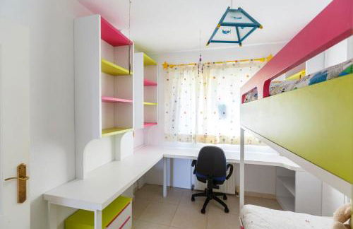 Bright villa with salt water pool - Photo 34