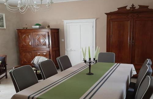 Spacious family home with countryside views - Photo 21