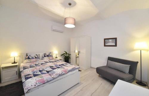 Petit Main Square - Photo 3