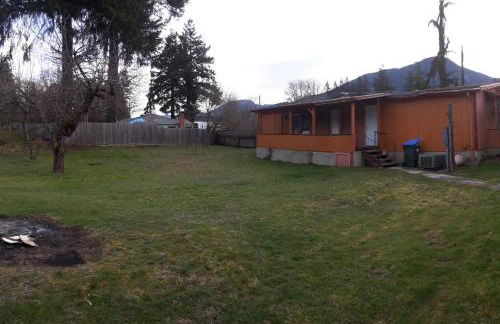 Little Cabin in Packwood - Photo 5