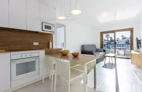 Cozy Apartment In Orihuela With Wifi - Photo 3