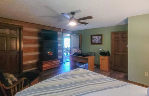 Scenic Lakefront Cabin Dock Water Activities Games - Foto 43