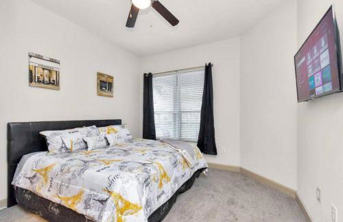 Stylish Open Concept Apt with King Bed, walking distance from NRG Texans Stadium, 1 mile to Med Center, Free Parking - Foto 6
