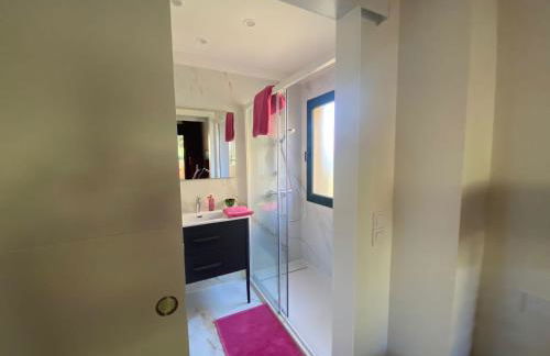 Sunny Retreat with Stunning View - Foto 34