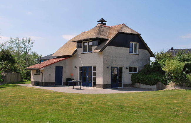Thatched Villa With Bath in a Holiday Park - Foto 33