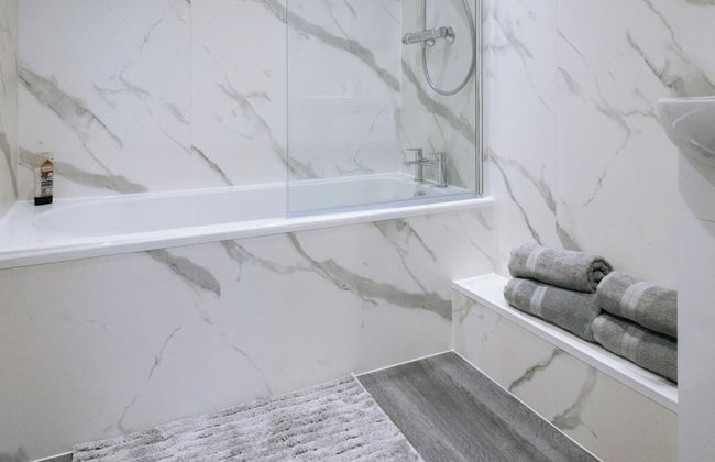 Snug & Serene 2BD Flat - Roseburn - Photo 22