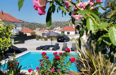 Villa Barbara & Zoran with heated swimming pool - Photo 6