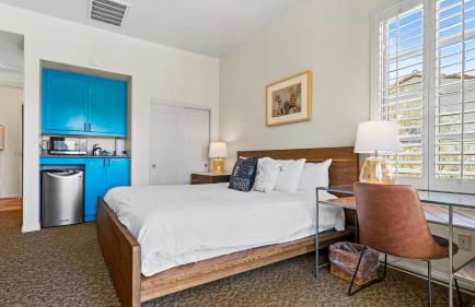 LV014 Legacy Villas Studio Overlooking the Pool - Photo 6