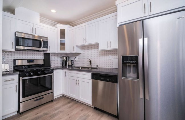 Brand NEW Modern Luxury 3bdr Townhome In Silver Lake - Photo 12