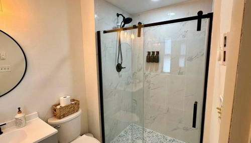 Mountain View Getaway - Stunning Views and Privacy - Photo 4, Shower