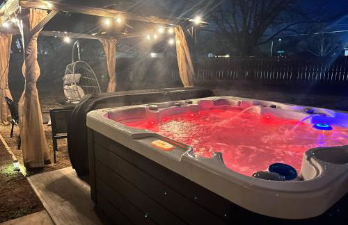 HotTub, Theater, Kings, & Firepit - NearWesley - Foto 28