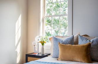 Lakeview Villa with Private Hot Tub, Firepit & Spacious Decks with Breathtaking Cliff Views - Foto 31