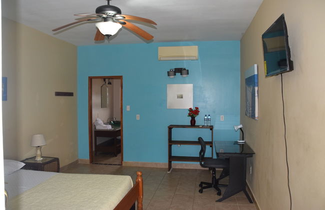 Bamboleo Inn Belize - Photo 19