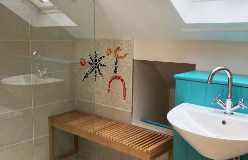 Charming 1 bed loft in 16C house in city centre - Foto 5