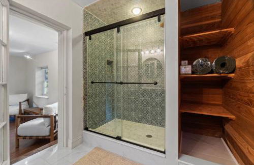 Private Resort Mansion with Pool - Foto 55