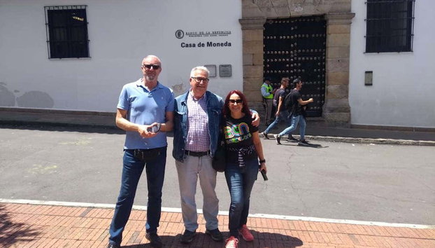 Tour panoramico di Bogotà - Foto 5, All'ingresso della Casa de Moneda di Bogotà