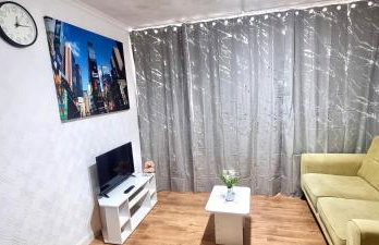 Friendly family apartment comfort sleep 6 close to tube bus airport - Foto 35