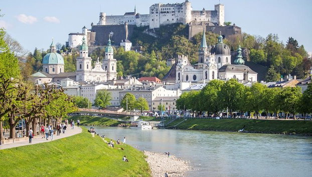 Concerto de Mozart e jantar ou jantar VIP na Fortaleza Salzburgo com cruzeiro no rio - Foto 2, Cruzeiro no rio para o Palácio Hellbrunn