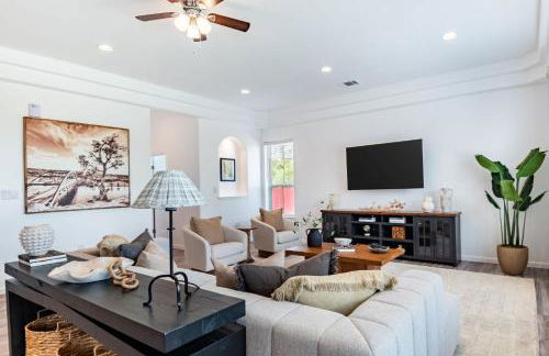 Family-Ready 4BR with Yard & Kids Playground - Foto 8