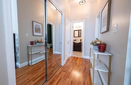 Sunlit 2BR Central Park North elevator & laundry - Foto 53