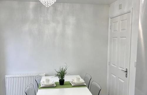 Ellas Stays - Photo 33