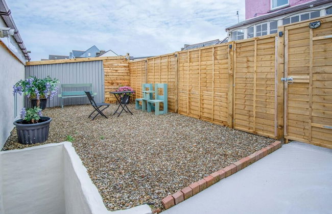 Clouds - 1 Bedroom Holiday Home - Milford Haven - Photo 34