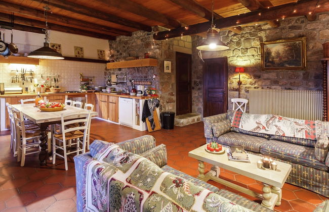 Charming Farmhouse in Cros-de-georand With Swimming Pool - Photo 20