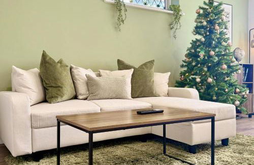 Winter Getaway - Luxury Bungalow w Games Room - Photo 38