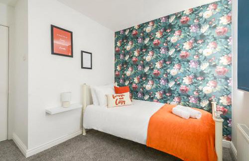 Huntsfield House- Stunning Modern 4 Bedroom House Suitable for Work and Leisure Stays - Foto 12