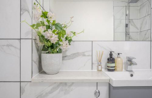 2 Luxurious Apartments with Free Parking near Chelmsford City - Foto 23