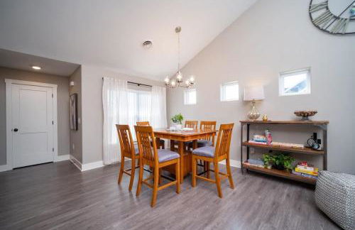 Spacious 2 bed Condo with Office - Foto 8