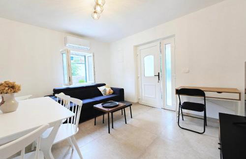 Mare`s Private House 1st floor with Pool - Foto 58