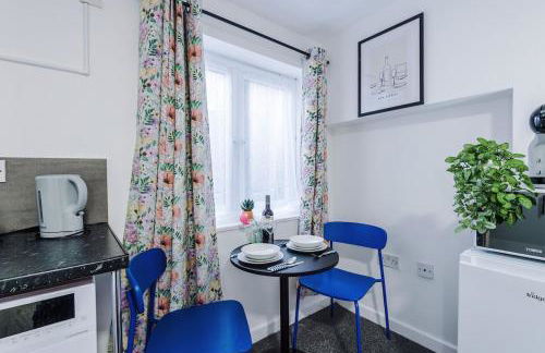 Jephsons Lodge Studio 4 - Free Parking, WiFi, Netflix & Prime, Cosy Basement Studio - Foto 6