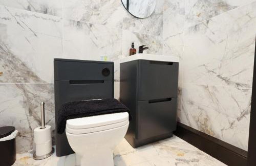 The Cosy Corner – Modern 2-Bed - Photo 21