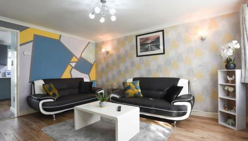 Spacious 4-Bed Family House - Foto 1