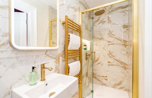 Dragon Suites Luxury Apartments at Rutland Square - Photo 77