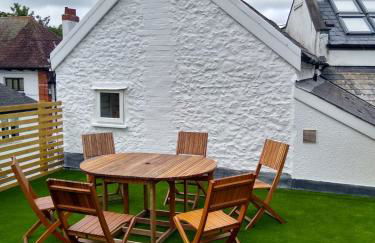 Character cottage in the heart of Uplyme. - Foto 24