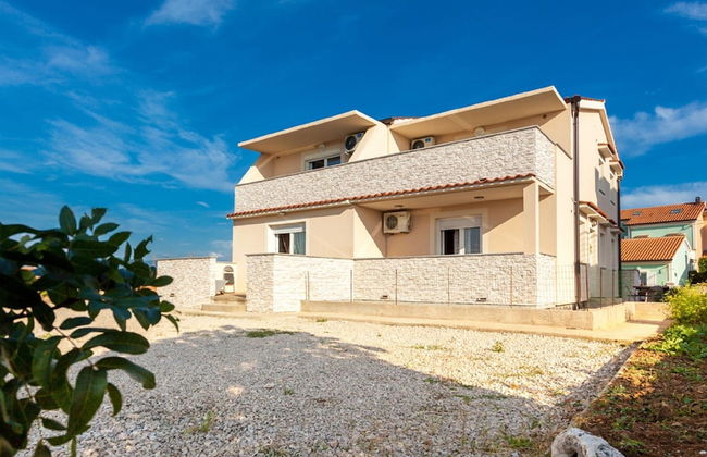 Apartment in Omisalj With Rooftop Terrace - Foto 1