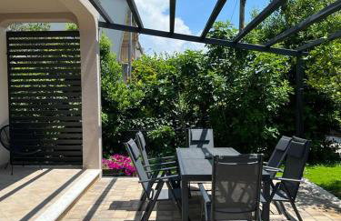 Gemini Apartments - Photo 1