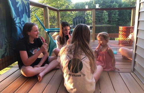 Stylish lake home with private beach, dock and firepit for swimming, kayaking, hiking - Foto 45