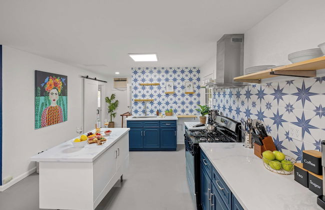 Fable by Avantstay 2 Unique Spaces, w/ Bowling, Hot Tub, Fire Pit, Large Yard - Photo 11